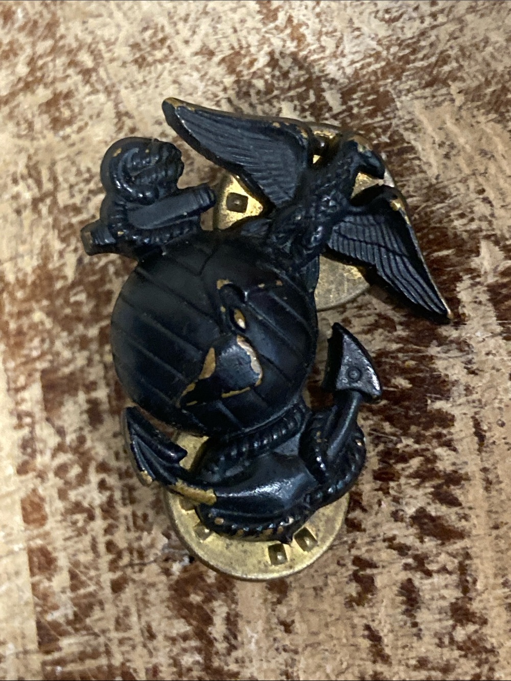 USMC Eagle Globe & Anchor Metal Pins Lot of 2 - Picture 4 of 11